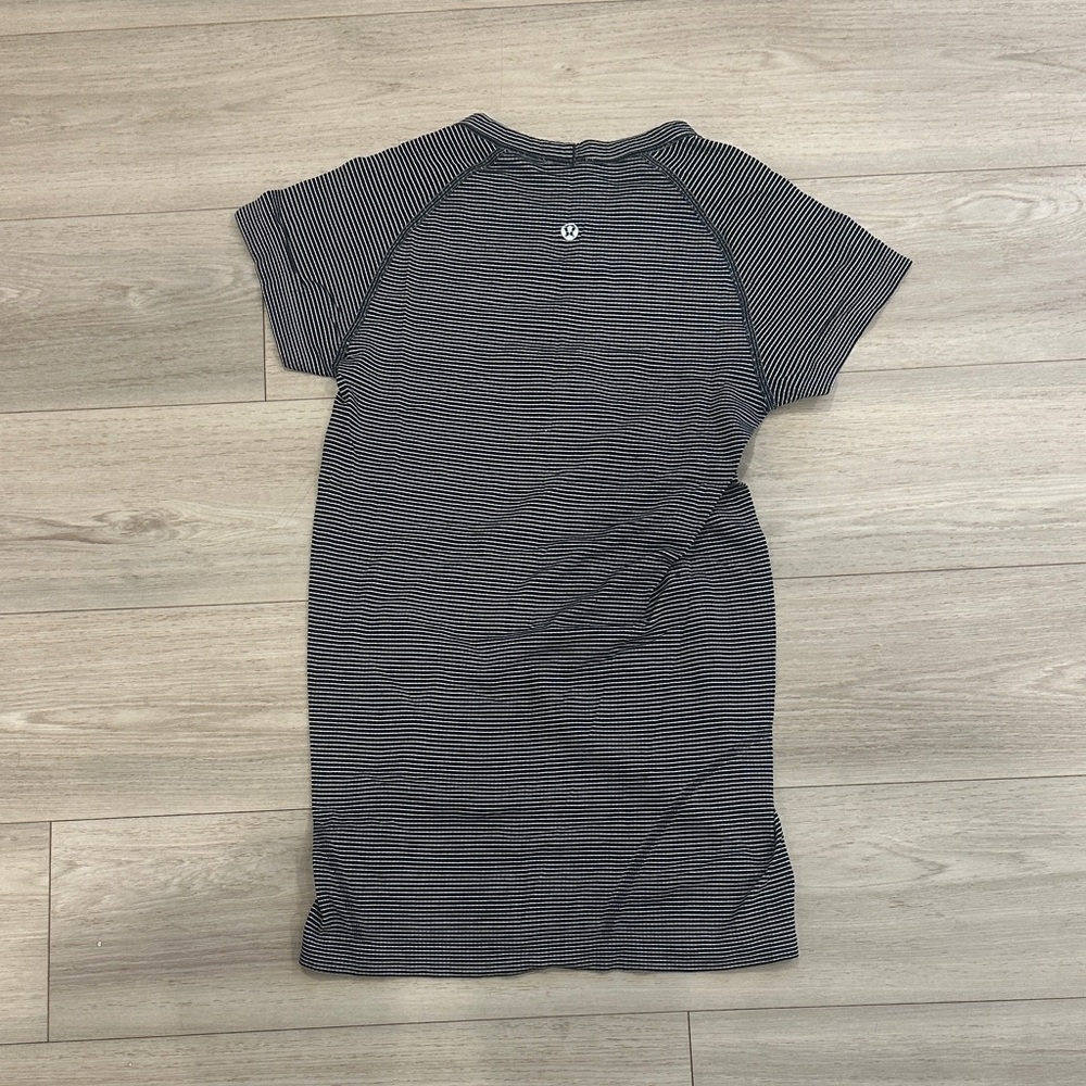 lululemon Swiftly Tech  Black and White Striped Short Sleeve Tee - Picture 3 of 3